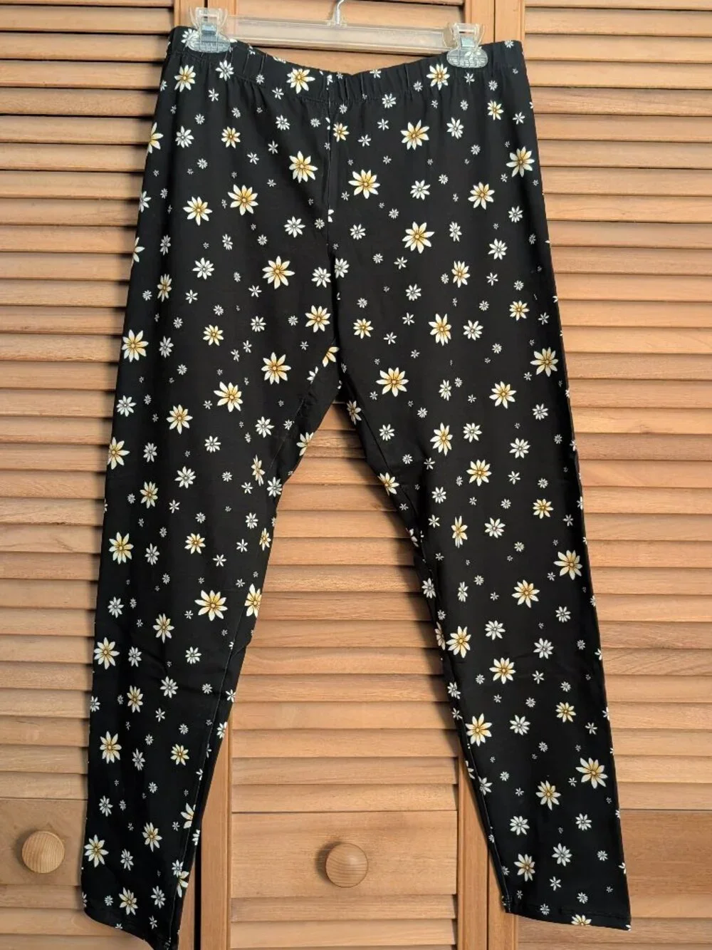 Women's No Boundaries Black Leggings w/Yellow Flowers & Elastic Waist - Size XL